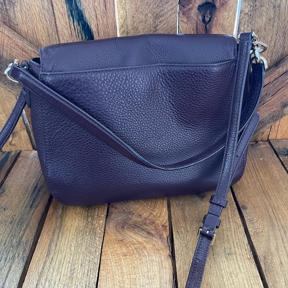 Kate Spade Jackson Flap Shoulder
Bag W/ Crossbody Strap - Picture 5 of 7